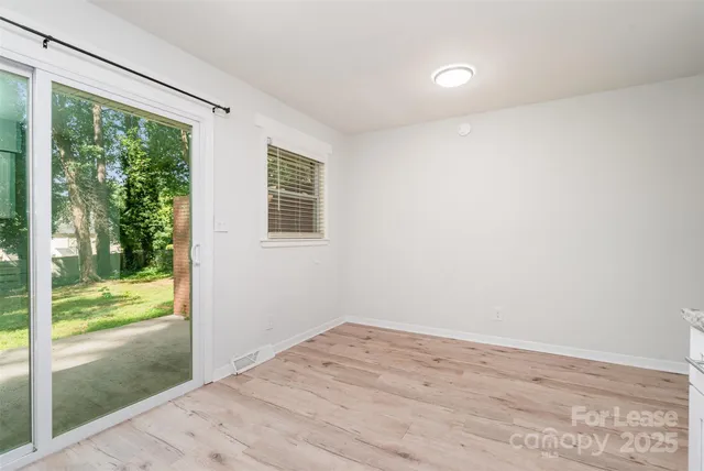 $1,095 | 602 Camrose Drive, Charlotte, NC 28215