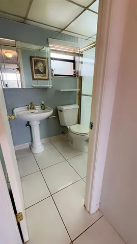 $75,000 | 10466 Sunrise Lakes Boulevard, Unit 307, Sunrise, FL 33322