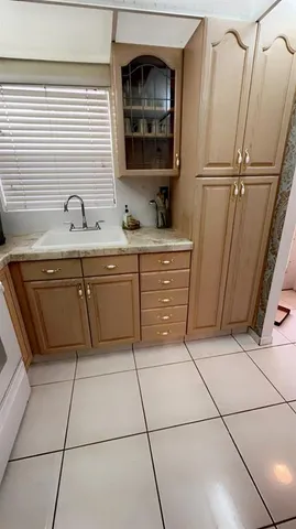 $75,000 | 10466 Sunrise Lakes Boulevard, Unit 307, Sunrise, FL 33322