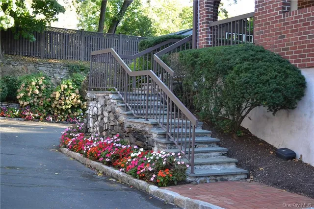 $4,500 | 150 North Bedford Road, Unit 2F, Chappaqua, NY 10514