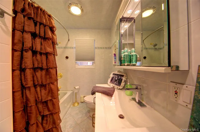 $1,299,000 | 997 Glen Drive, Franklin Square, NY 11010