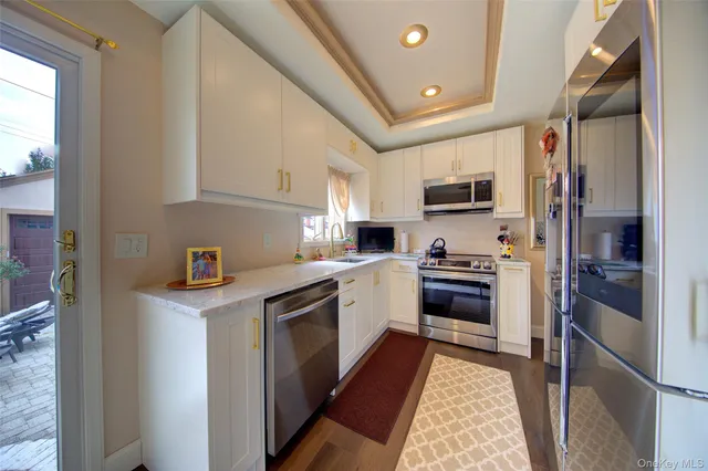 $1,299,000 | 997 Glen Drive, Franklin Square, NY 11010