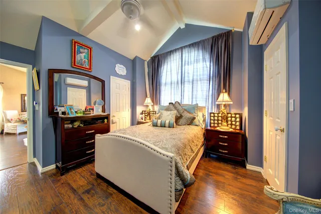 $1,299,000 | 997 Glen Drive, Franklin Square, NY 11010