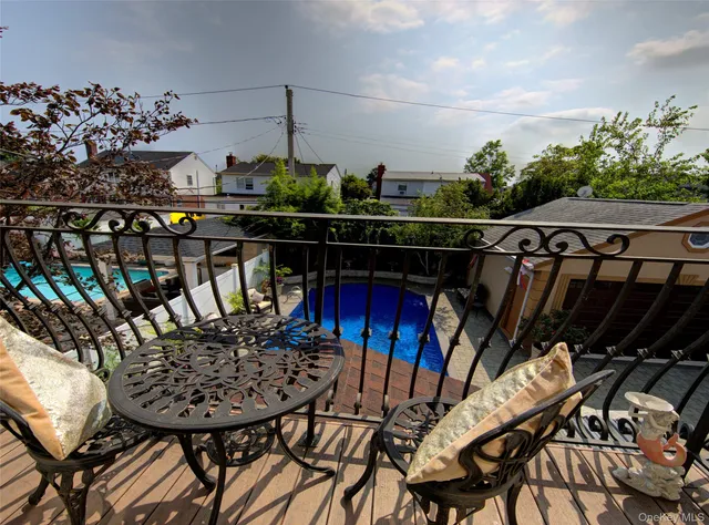 $1,299,000 | 997 Glen Drive, Franklin Square, NY 11010