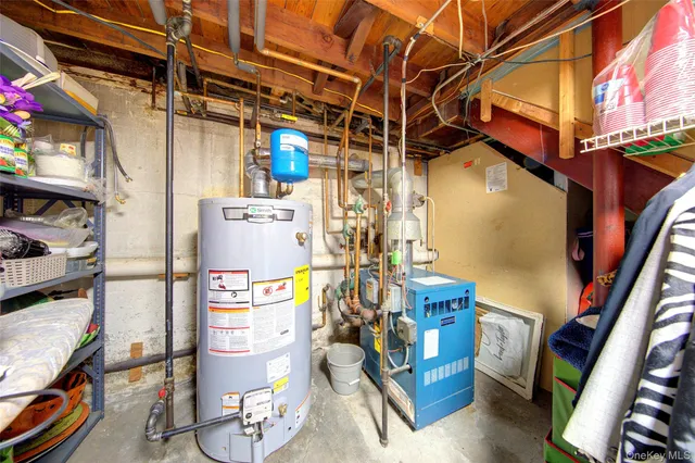 $1,299,000 | 997 Glen Drive, Franklin Square, NY 11010