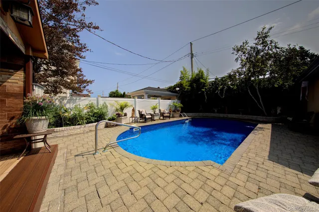 $1,299,000 | 997 Glen Drive, Franklin Square, NY 11010