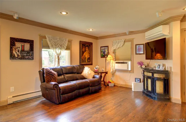 $1,299,000 | 997 Glen Drive, Franklin Square, NY 11010