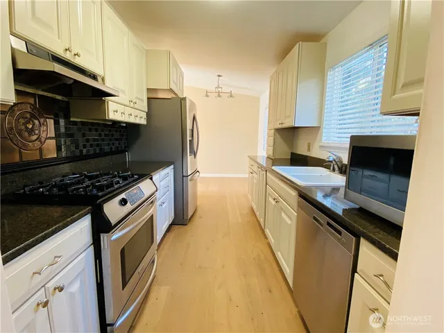 $2,300,000 | 10231 Northeast 24th Street, Bellevue, WA 98004