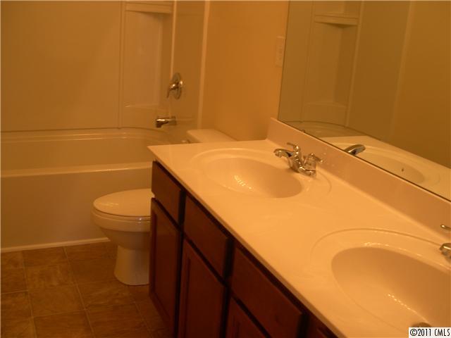 8637 Heartleaf Road Charlotte, NC 28227 - Photo 8 of 16 Gallery Image 8