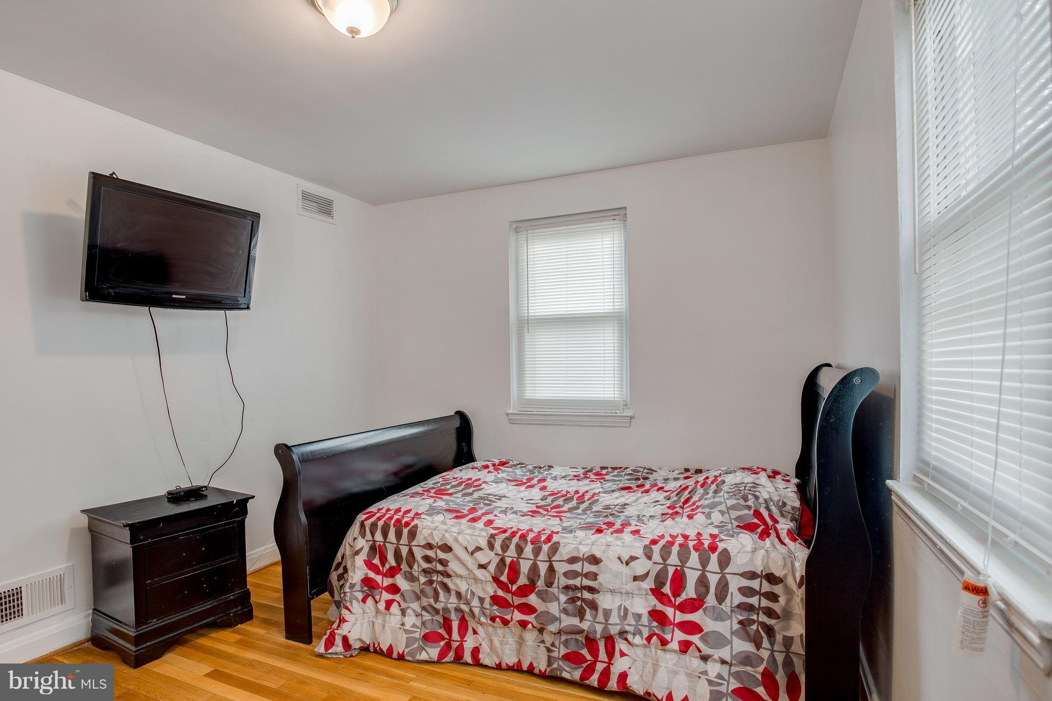 5914 Glennor Road Baltimore, MD 21239 - Photo 20 of 25 Bedroom