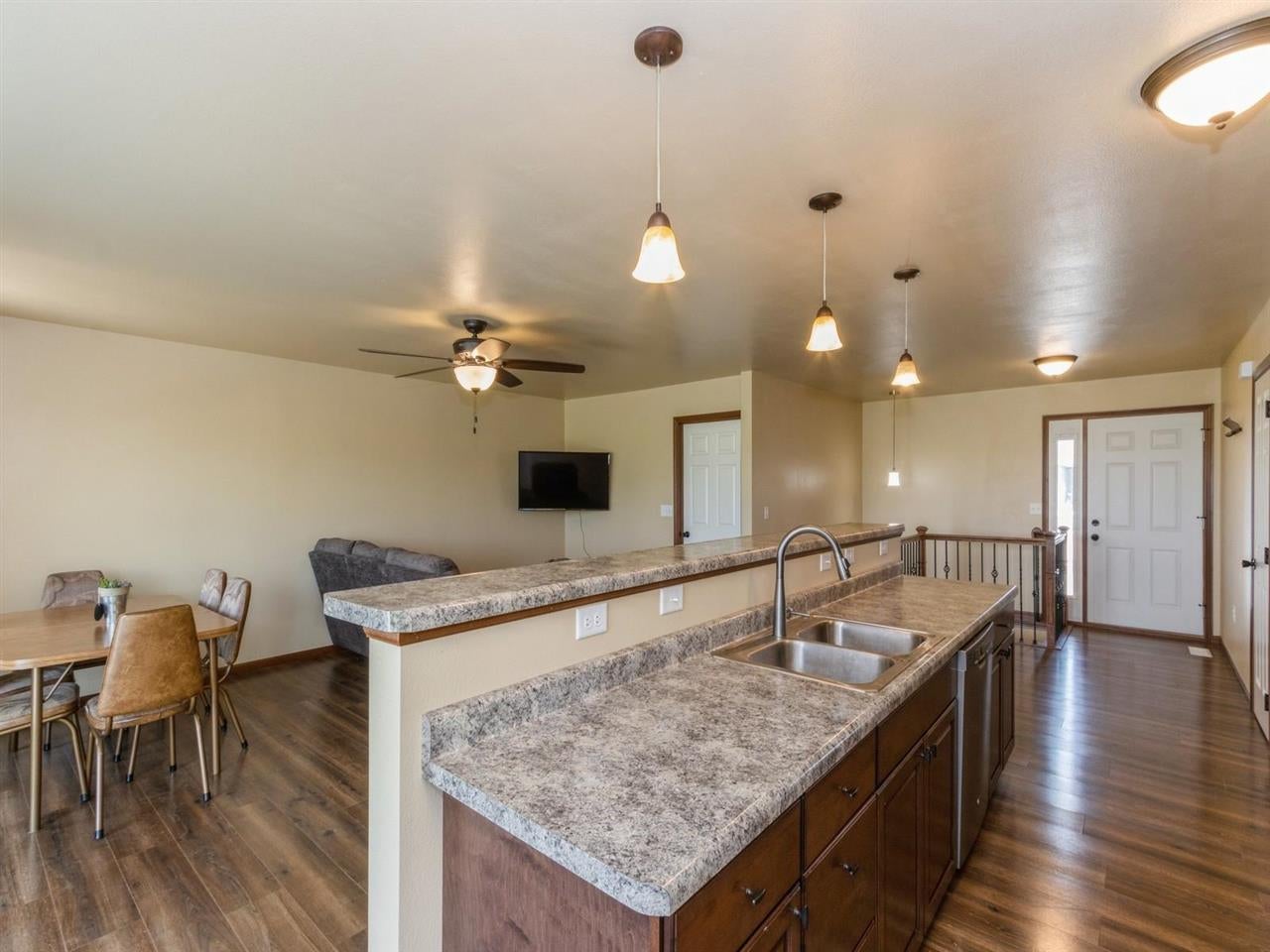 111 Cherry Lane Riverside, IA 52327 - Photo 6 of 26 Gallery Image 6