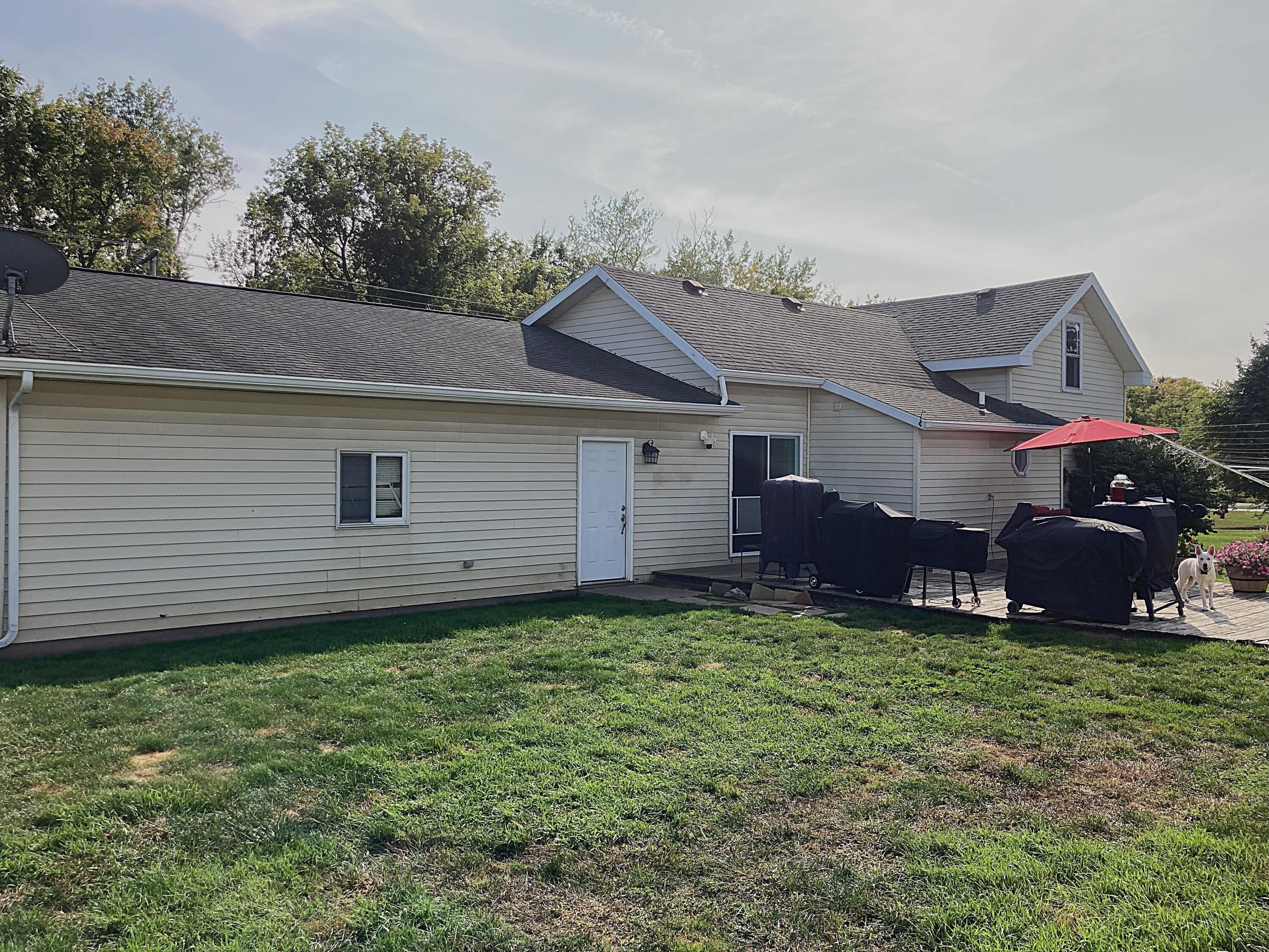 651 West Forest Street Edmore, MI 48829 - Photo 3 of 32 IMG_1628