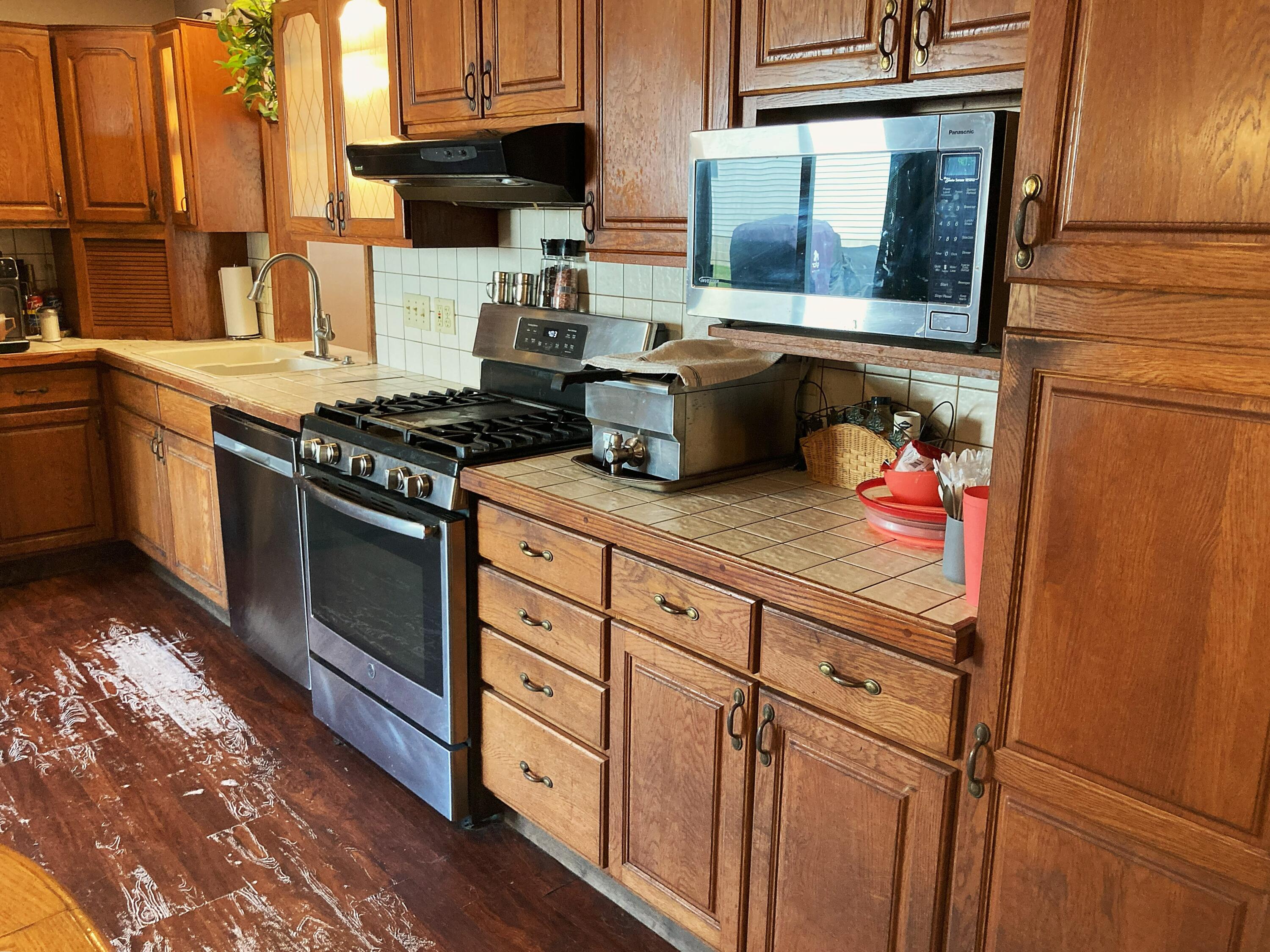 651 West Forest Street Edmore, MI 48829 - Photo 10 of 32 IMG_1607