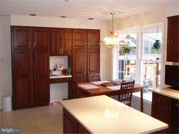 661 Weadley Road Radnor, PA 19087 - Photo 7 of 25 Kitchen