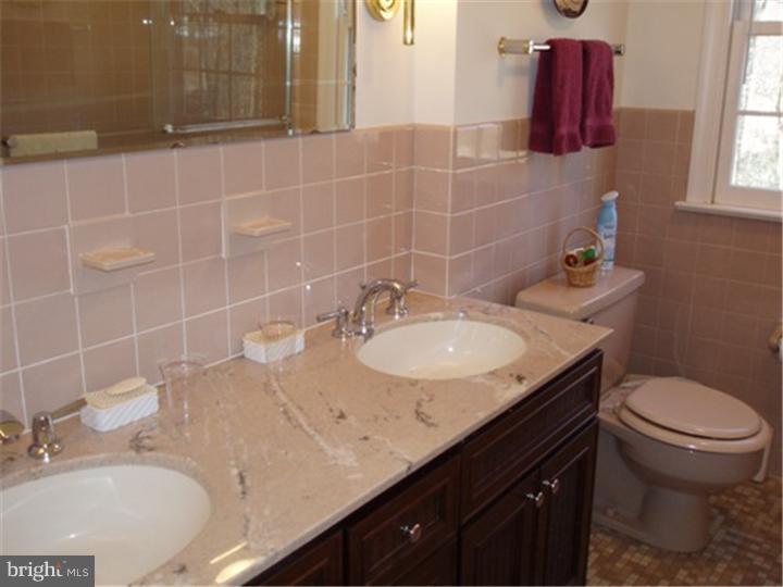 661 Weadley Road Radnor, PA 19087 - Photo 10 of 25 Bathroom