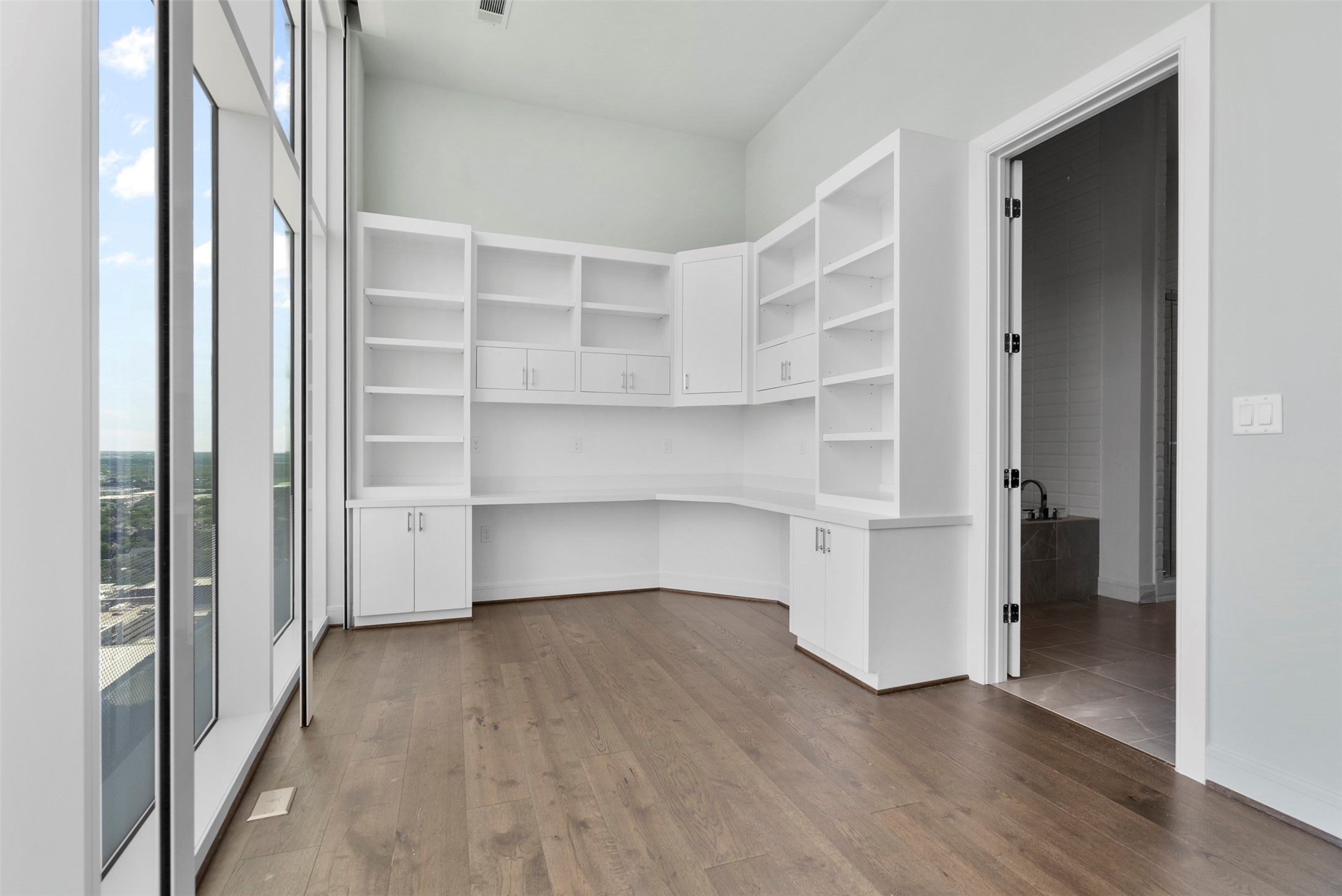 4521 San Felipe Street, Unit 3101 Houston, TX 77027 - Photo 9 of 39