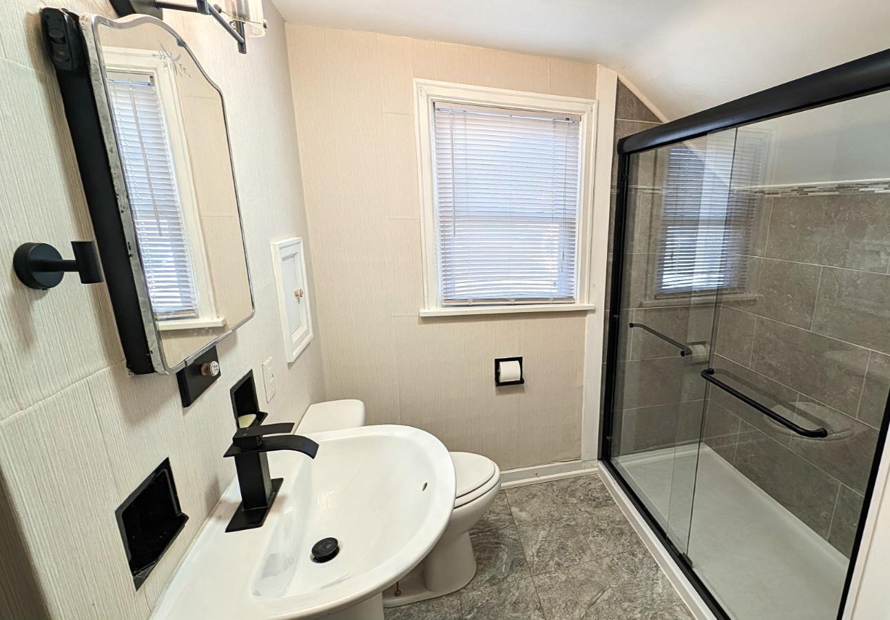 404 2nd Avenue Southwest Austin, MN 55912 - Photo 18 of 32