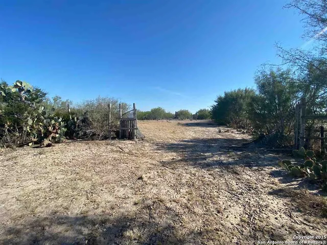 $32,500 | 1-acre Lot 137 Don Chema Road, Laredo, TX 78043