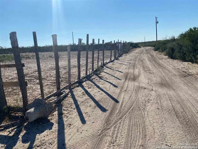 $32,500 | 1-acre Lot 137 Don Chema Road, Laredo, TX 78043