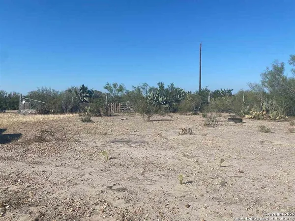 $32,500 | 1-acre Lot 137 Don Chema Road, Laredo, TX 78043