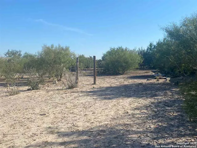 $32,500 | 1-acre Lot 137 Don Chema Road, Laredo, TX 78043