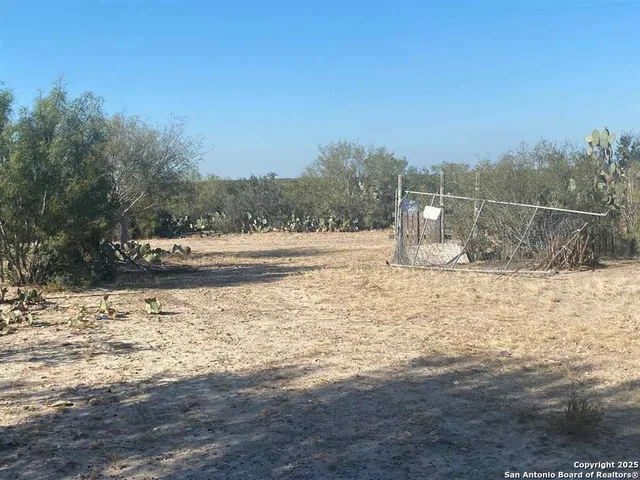 $32,500 | 1-acre Lot 137 Don Chema Road, Laredo, TX 78043