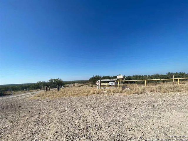 $32,500 | 1-acre Lot 137 Don Chema Road, Laredo, TX 78043