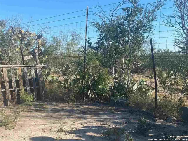 $32,500 | 1-acre Lot 137 Don Chema Road, Laredo, TX 78043