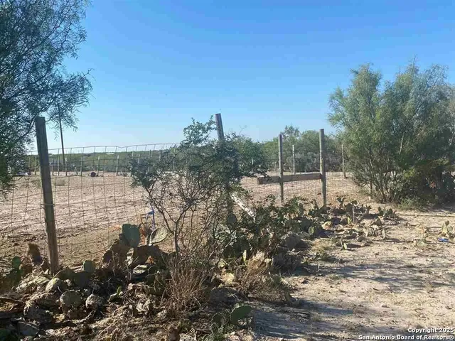 $32,500 | 1-acre Lot 137 Don Chema Road, Laredo, TX 78043