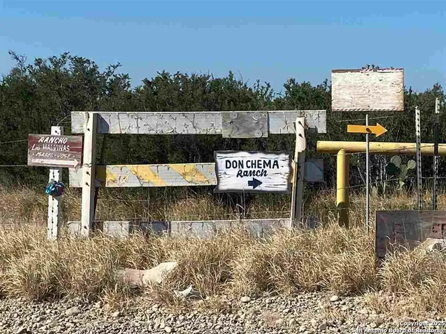 $32,500 | 1-acre Lot 137 Don Chema Road, Laredo, TX 78043