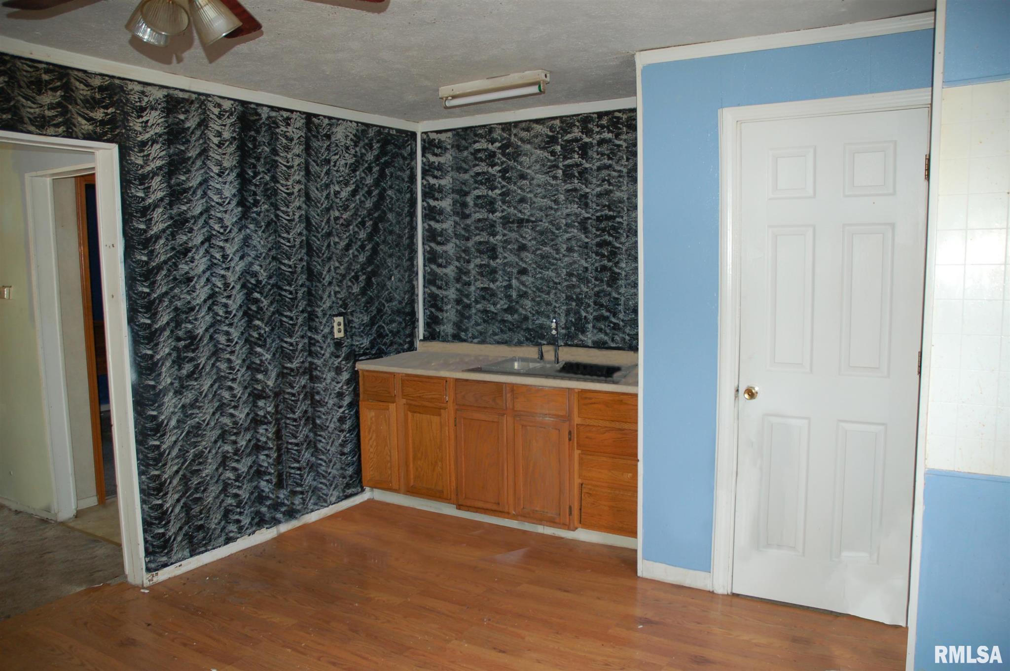 1004 North Wesley Street Springfield, IL 62702 - Photo 3 of 11