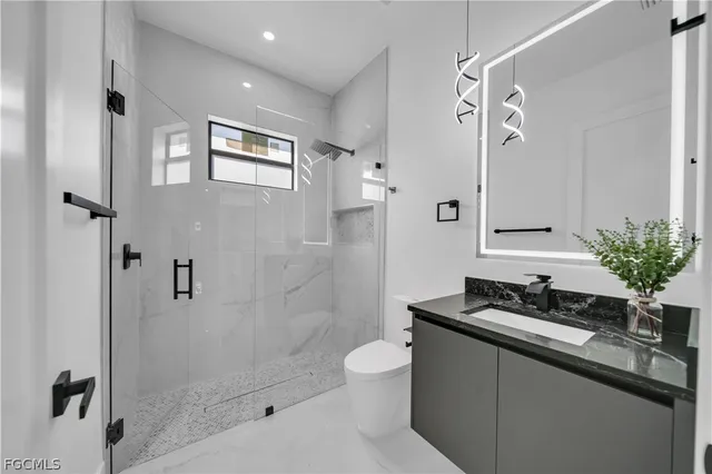 $975,000 | 2221 Southwest 5th Place, Cape Coral, FL 33991