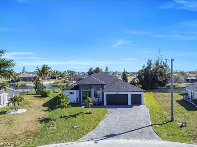 $975,000 | 2221 Southwest 5th Place, Cape Coral, FL 33991