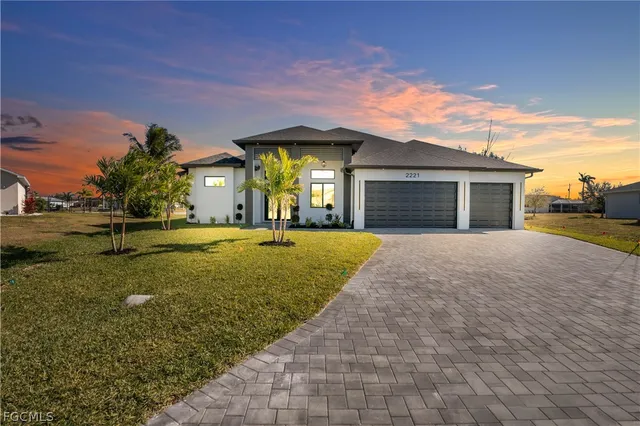 $975,000 | 2221 Southwest 5th Place, Cape Coral, FL 33991