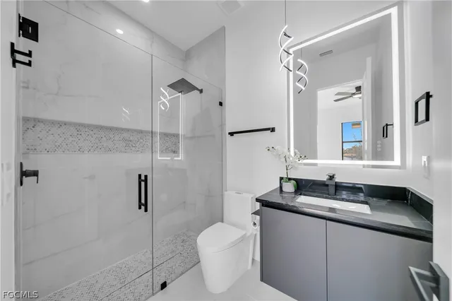 $975,000 | 2221 Southwest 5th Place, Cape Coral, FL 33991