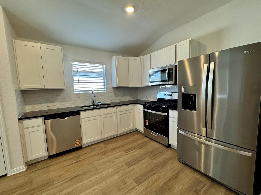 121 Tektite Terrace Kyle, TX 78640 - Photo 2 of 16 New Stainless Steel appliances