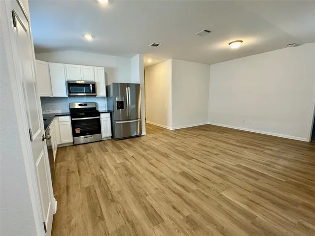 $2,000 | 121 Tektite Terrace, Kyle, TX 78640