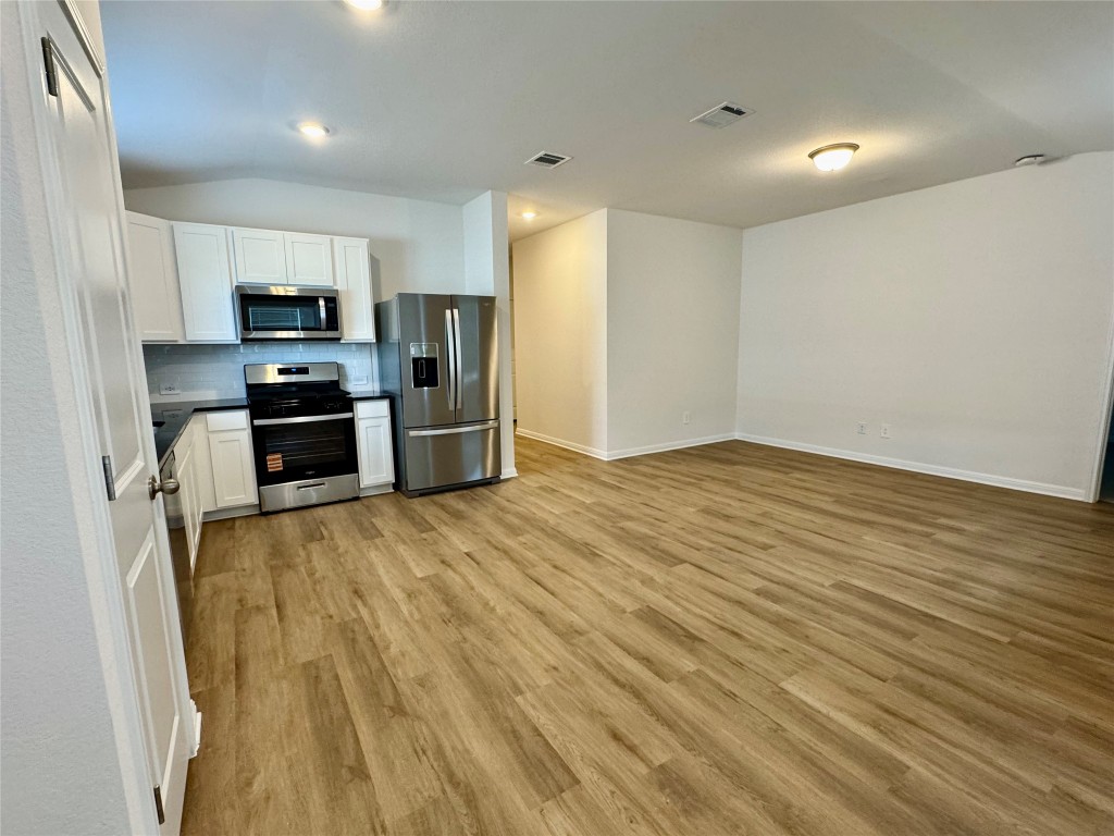 121 Tektite Terrace Kyle, TX 78640 - Photo 3 of 16 Kitchen with greatroom.