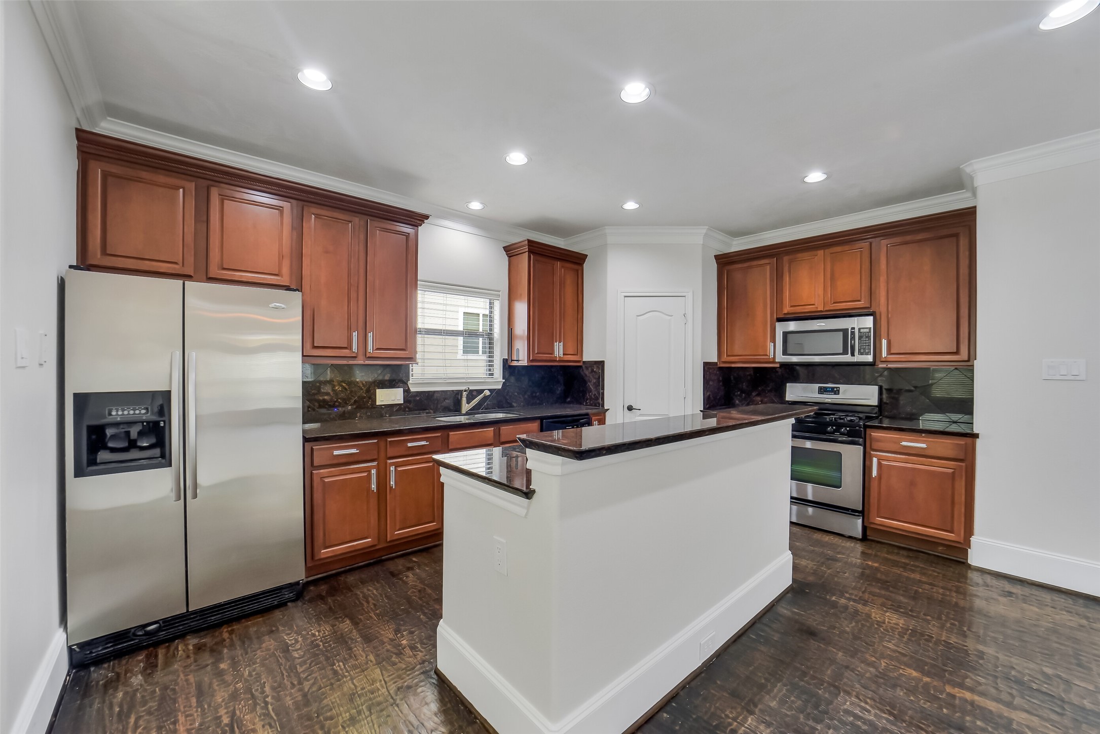 1335 Studer Street Houston, TX 77007 - Photo 14 of 37