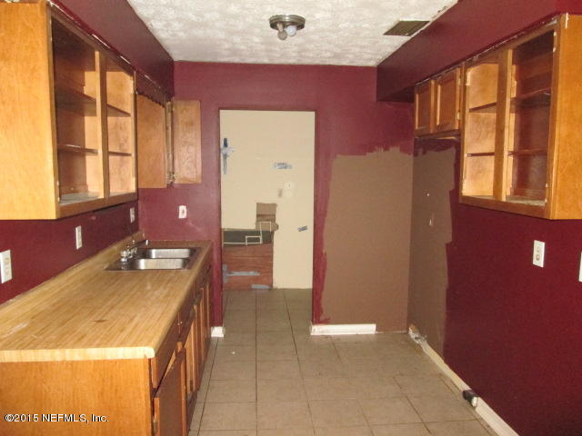 1708 Hereford Road Middleburg, FL 32068 - Photo 4 of 13 Kitchen