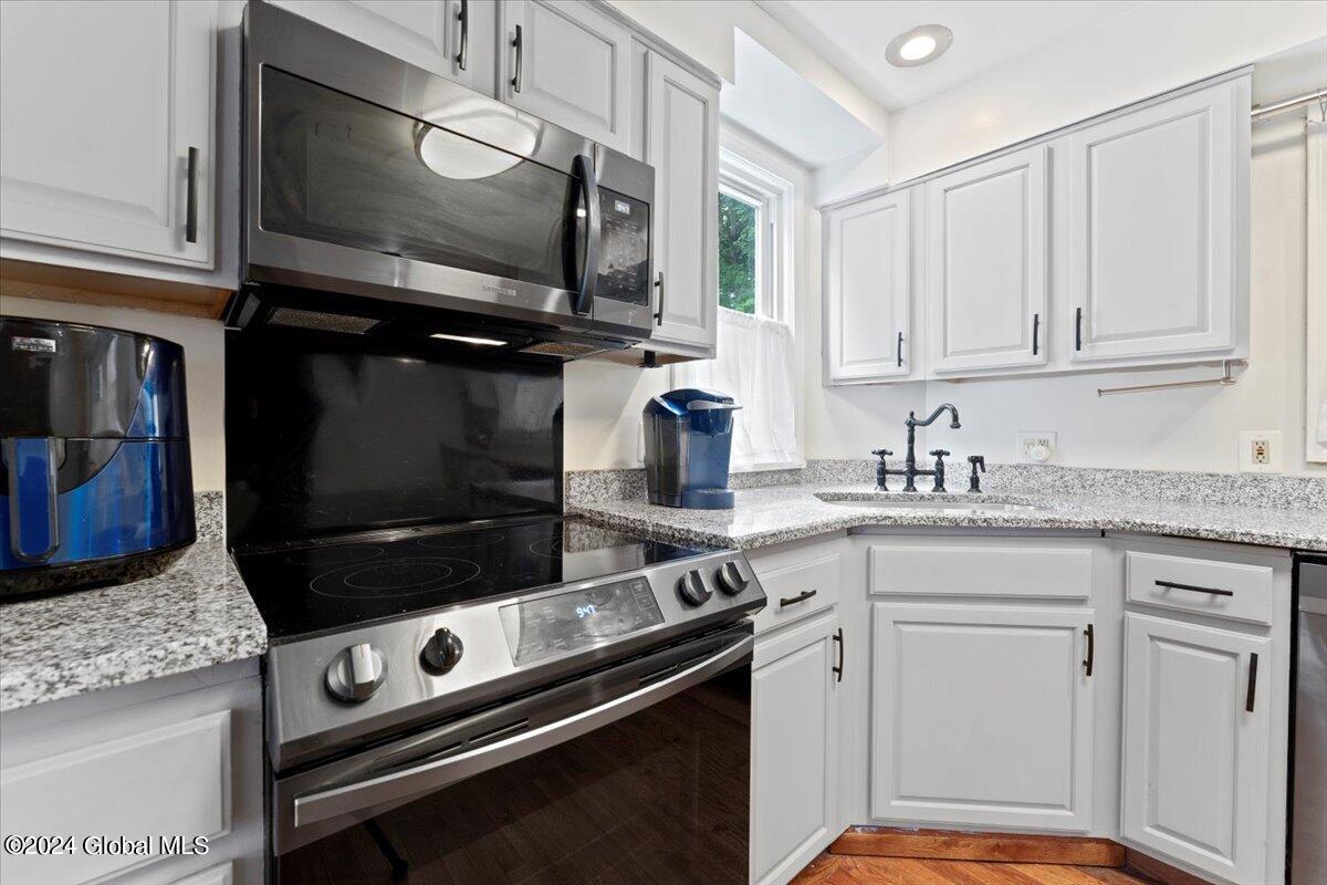 1960 Eastern Parkway Schenectady, NY 12309 - Photo 13 of 40 13