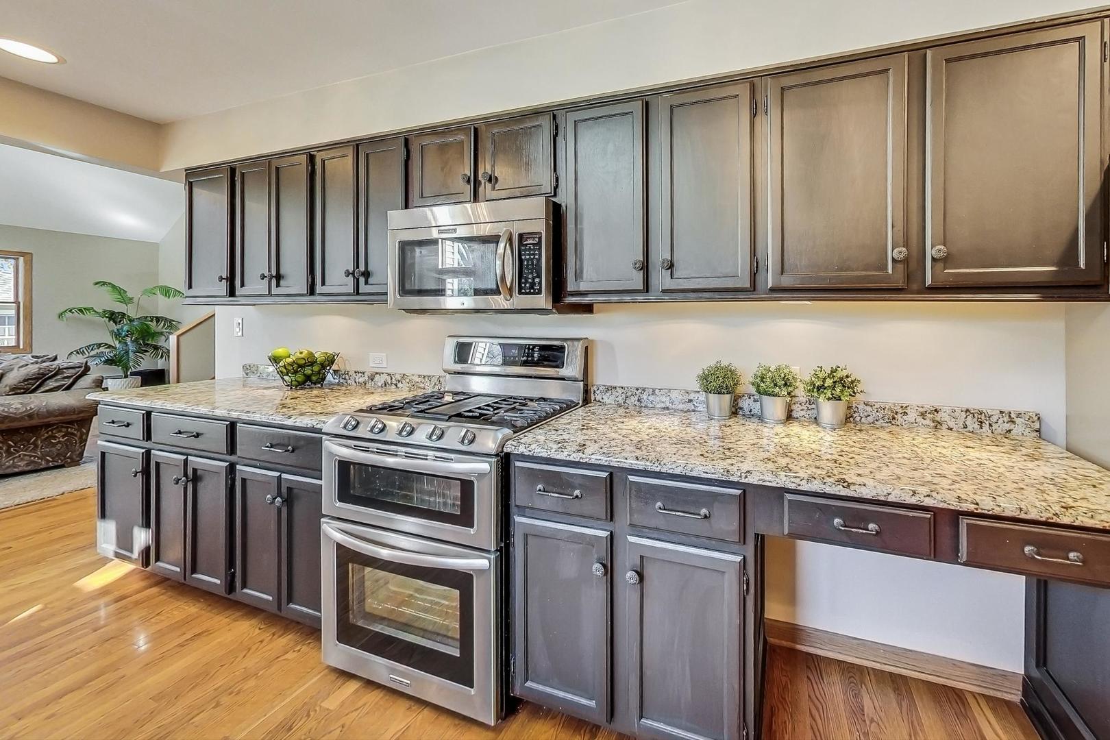 9207 Gardner Road Fox River Grove, IL 60021 - Photo 5 of 34 Gallery Image 5