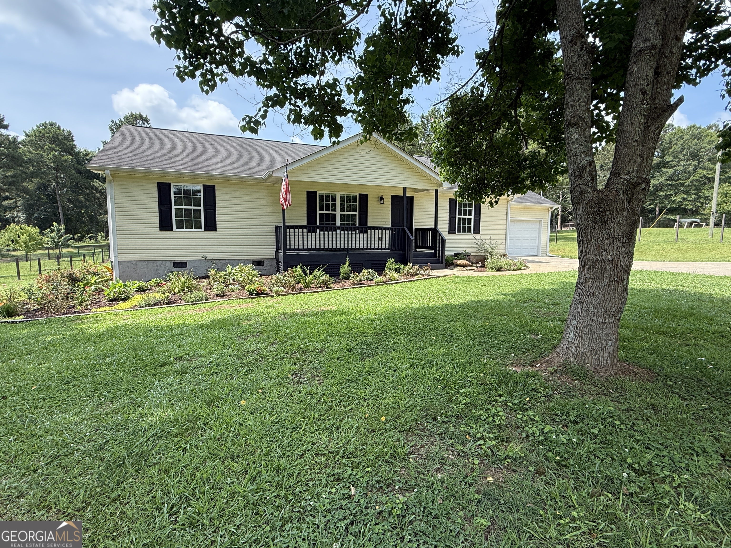 313 Anderson Road Griffin, GA 30223 - Photo 2 of 51