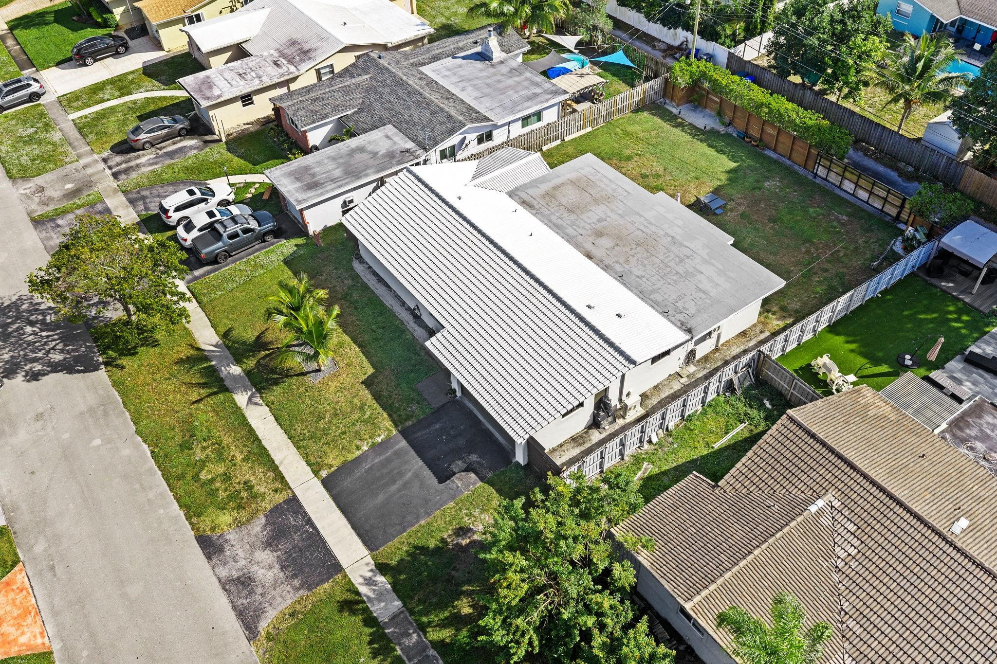 4314 Roosevelt Street Hollywood, FL 33021 - Photo 29 of 36 Photo 29