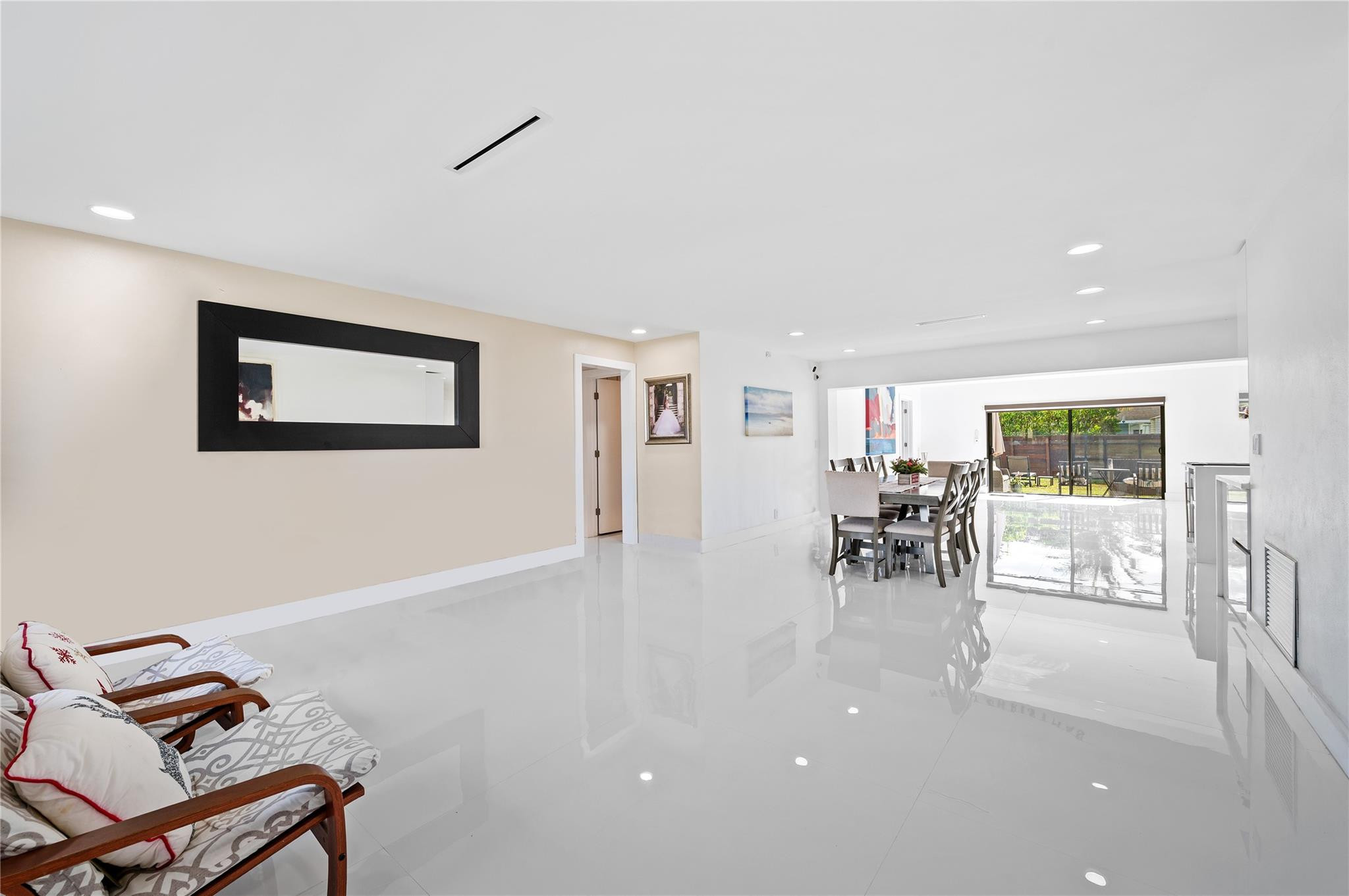 4314 Roosevelt Street Hollywood, FL 33021 - Photo 5 of 36 Photo 5