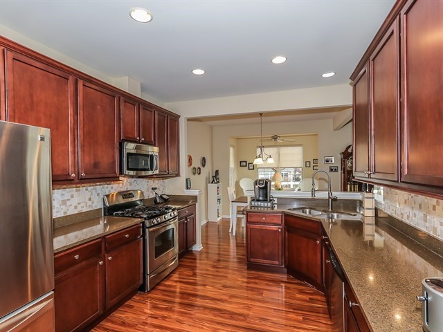 861 Voyage Way Elgin, IL 60124 - Photo 7 of 26