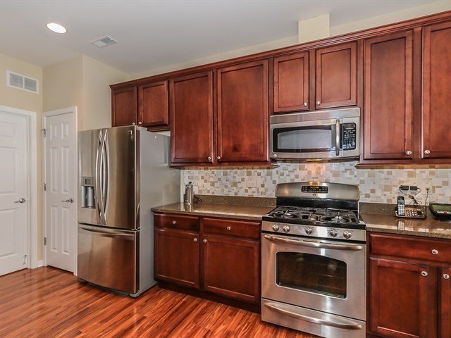 861 Voyage Way Elgin, IL 60124 - Photo 10 of 26