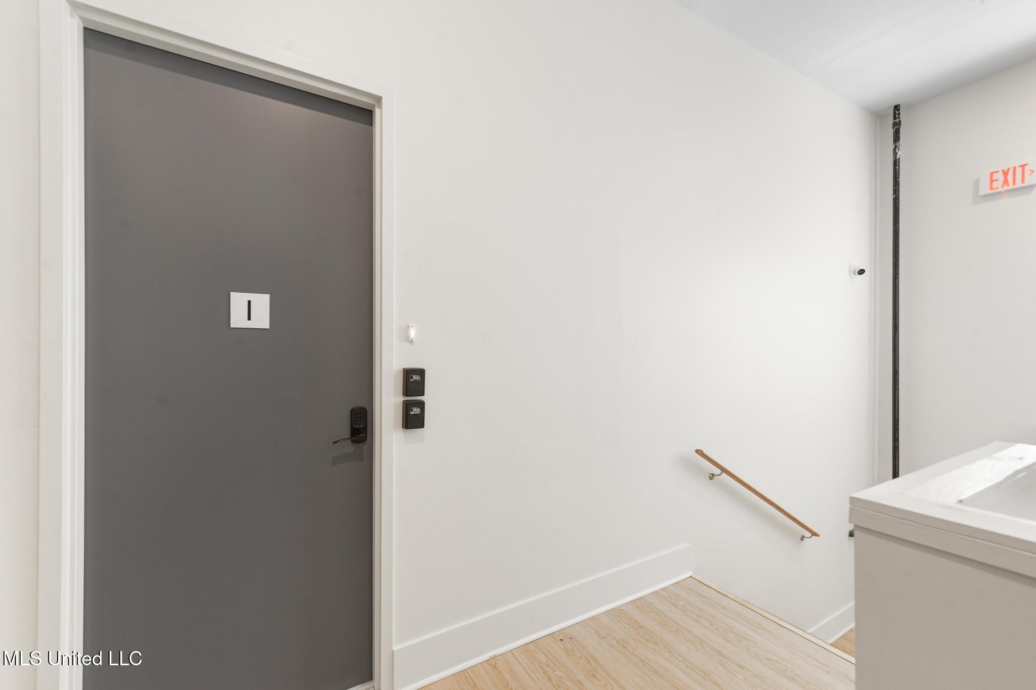 315 Main Street, Unit I Bay St. Louis, MS 39520 - Photo 8 of 31 007