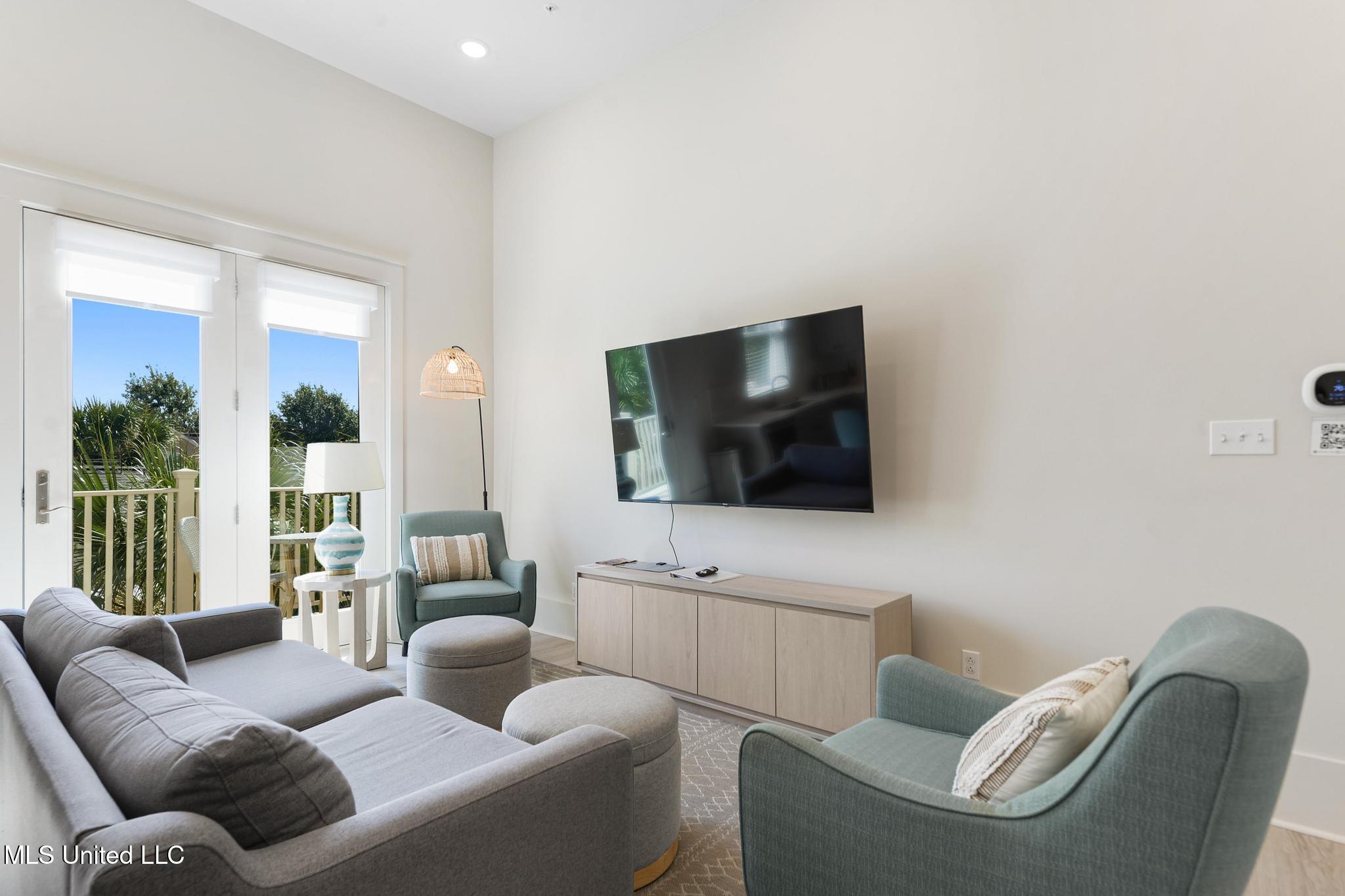 315 Main Street, Unit I Bay St. Louis, MS 39520 - Photo 9 of 31 008