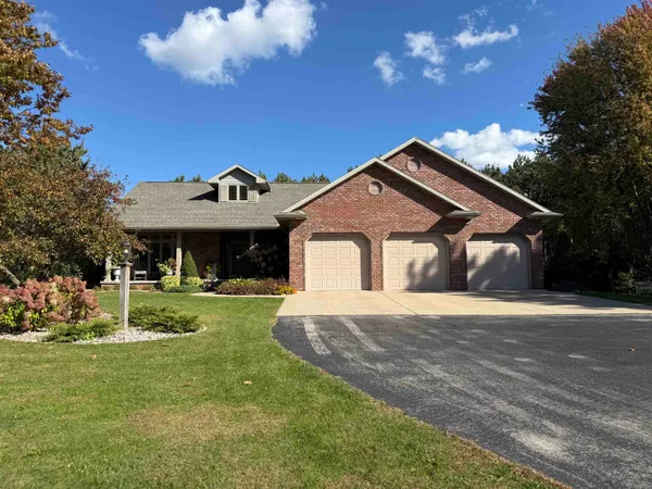$845,000 | 3111 Ferndell Acres Drive, Oneida, WI 54155